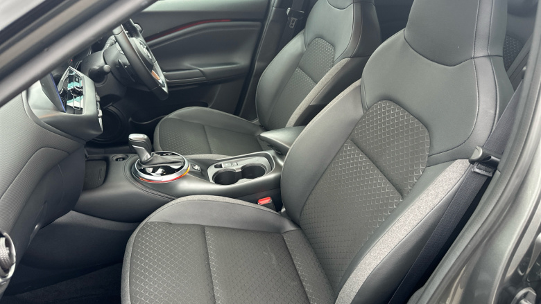 Nissan Juke 1.0 DiG-T N-Connecta 5dr DCT Petrol Hatchback